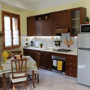 https://la-nina-taormina.taorminaitalyhotels.com